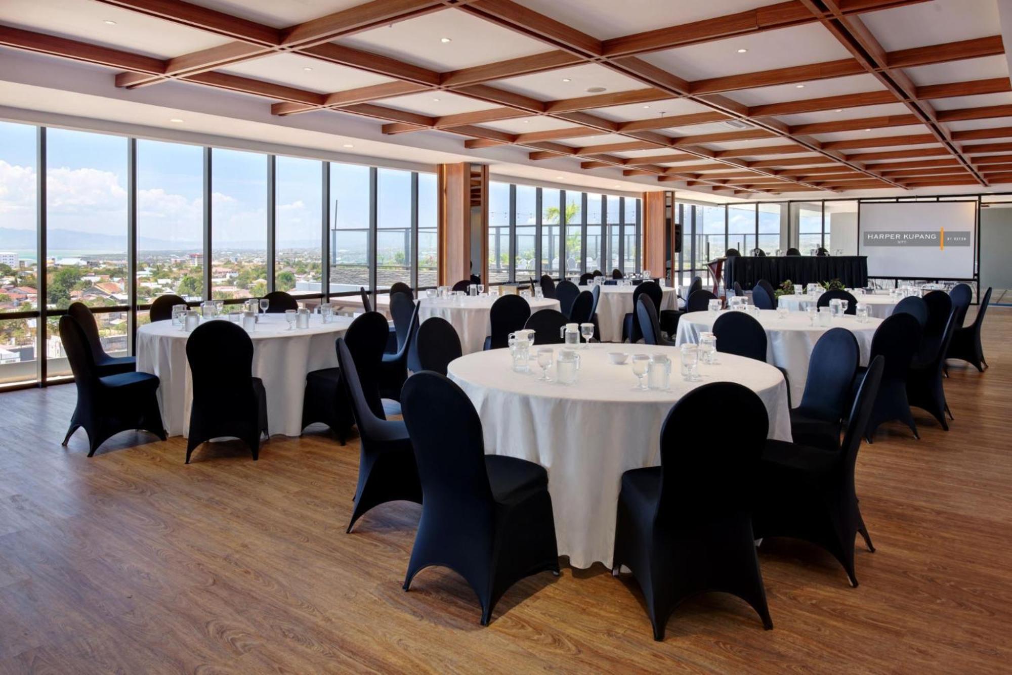 Harper Kupang By Aston Hotel Kültér fotó